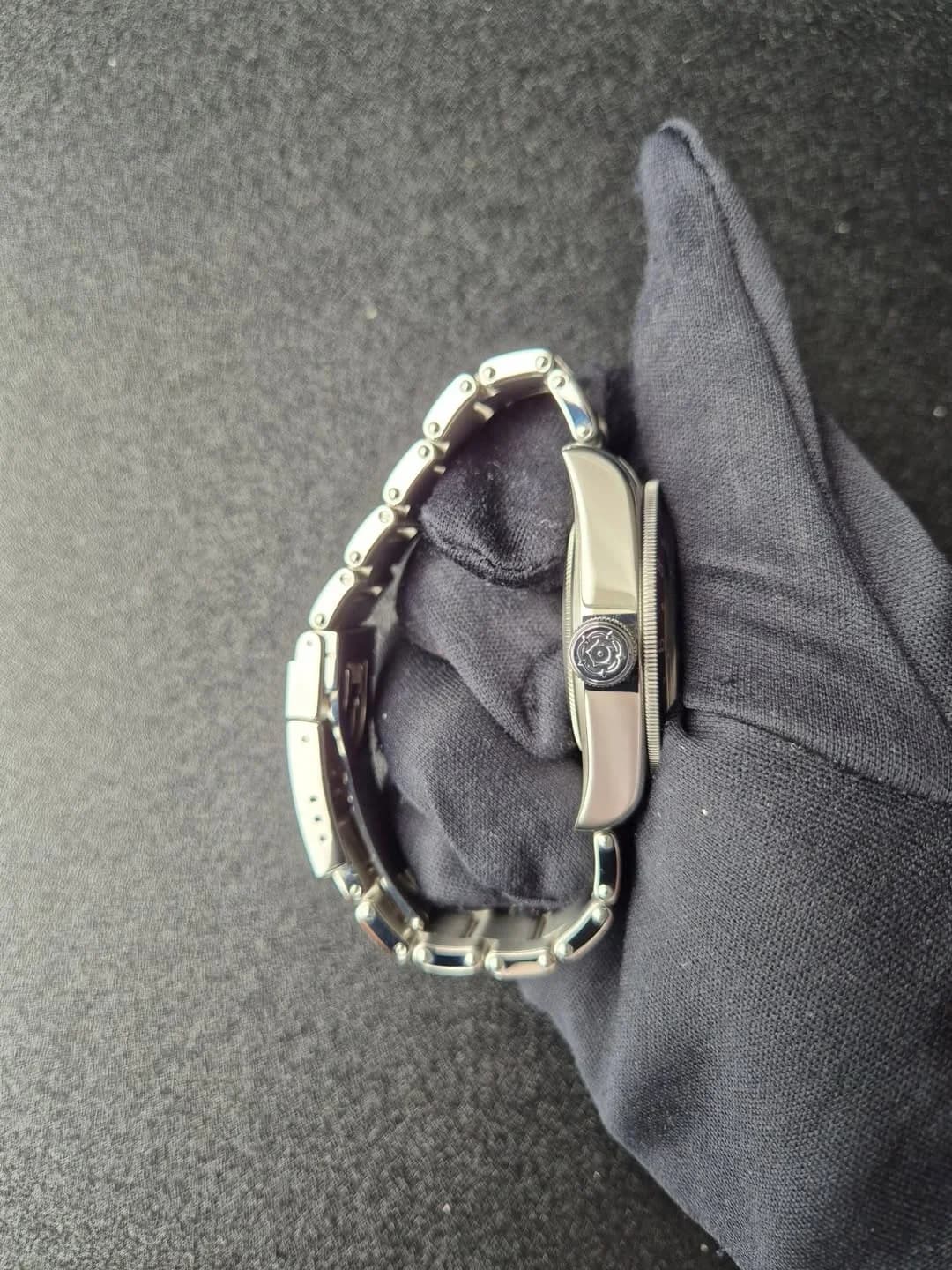 Thumb Black Bay GMT Stainless Steel / Black / Pepsi / Bracelet