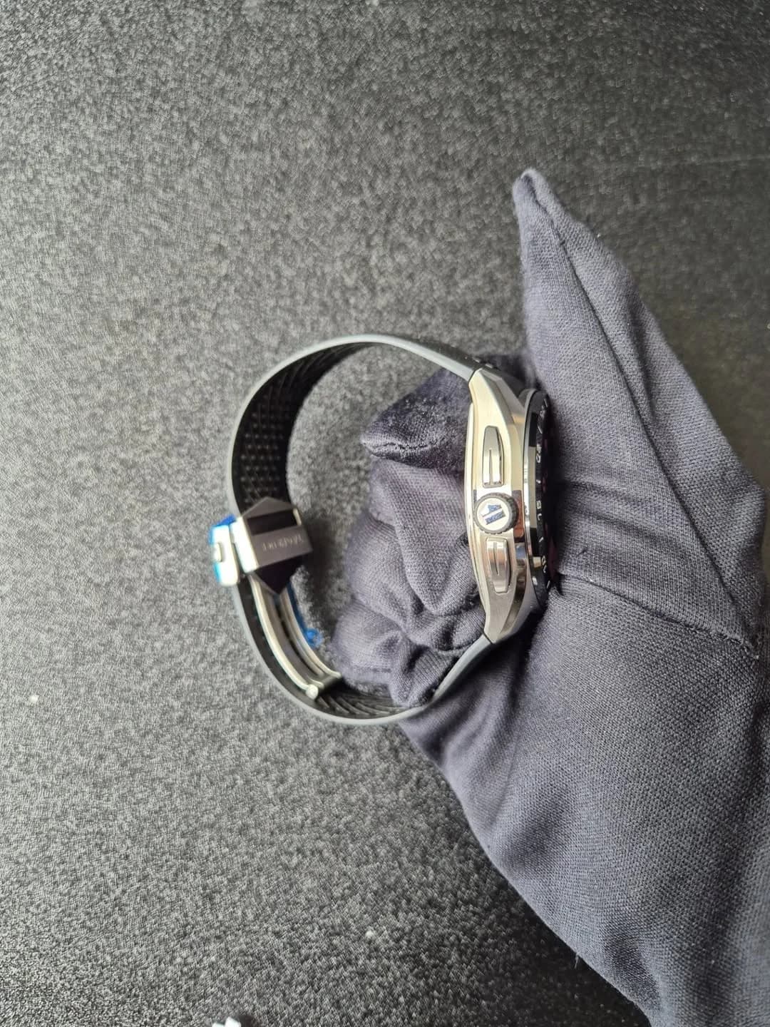 Thumb Connected Calibre E5