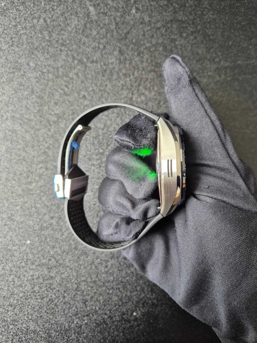 Thumb Connected Calibre E5