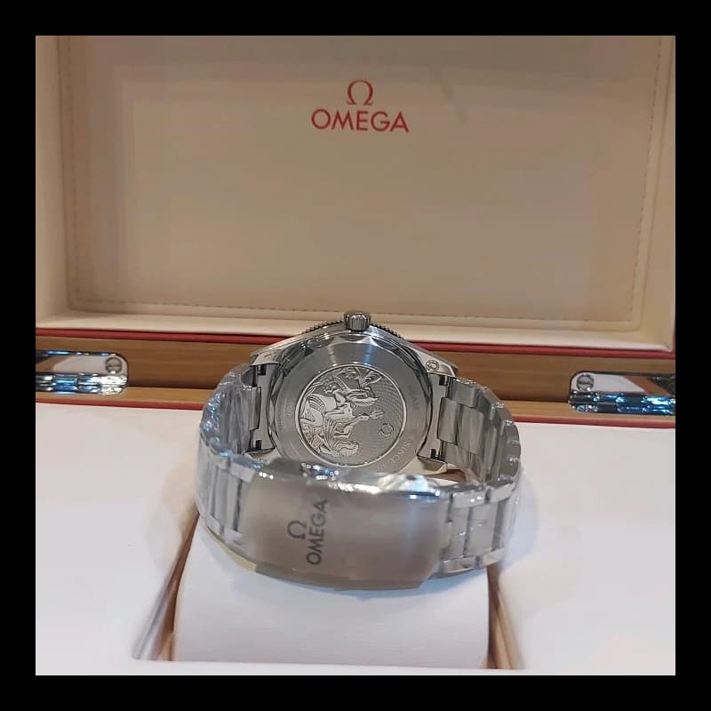 Thumb Seamaster 300 Master Co-Axial Stainless Steel / Black / Bracelet