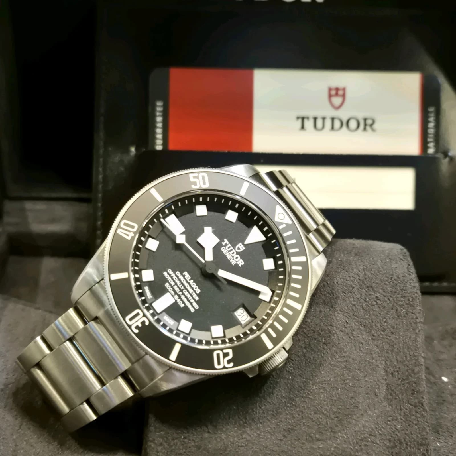 Thumb Pelagos Titanium / Black / Bracelet