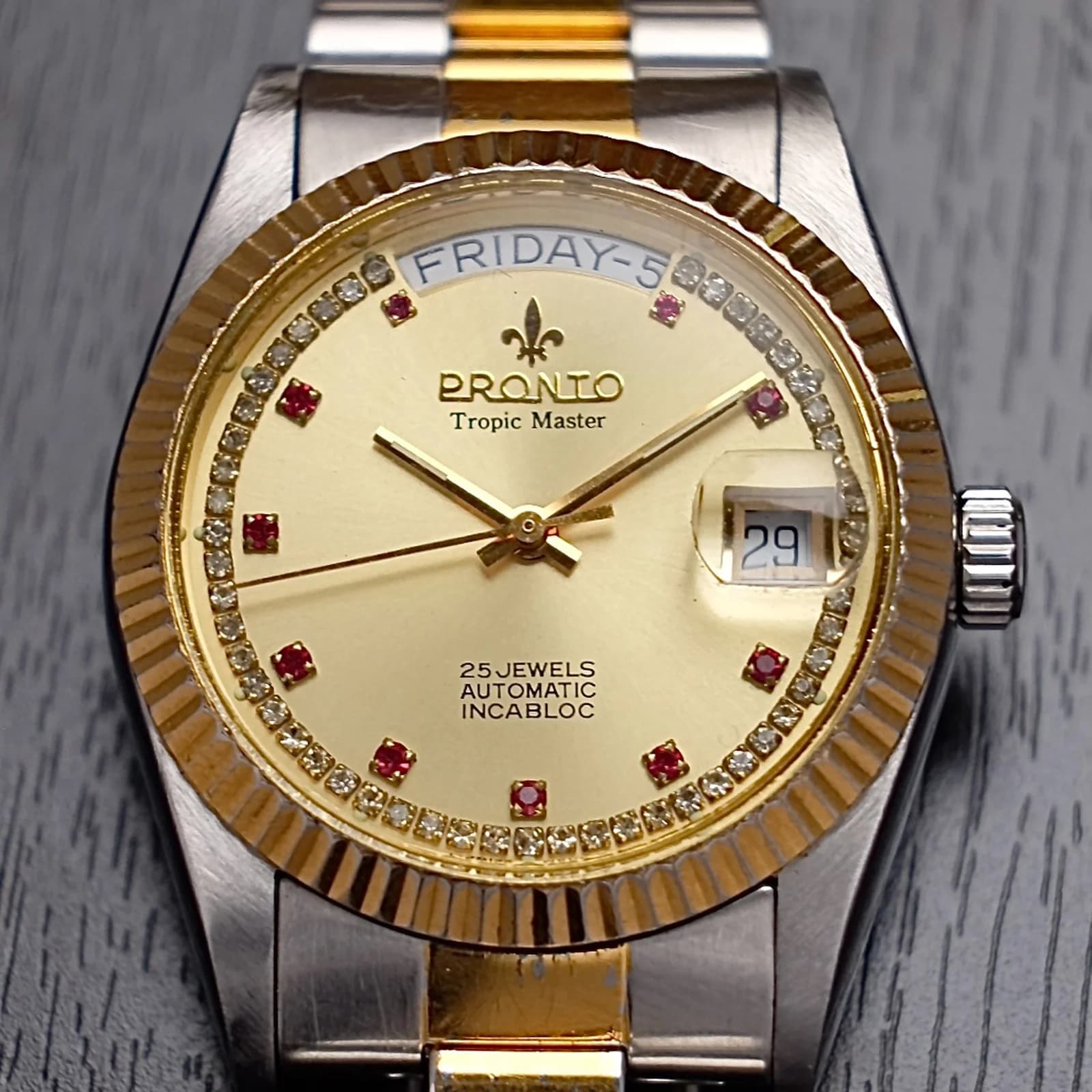 Thumb PRONTO Tropic Master String diamond ruby Automatic President