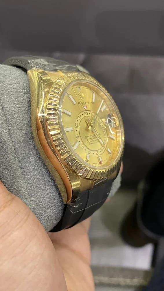 Thumb Sky-Dweller Yellow Gold / Champagne / OysterFlex