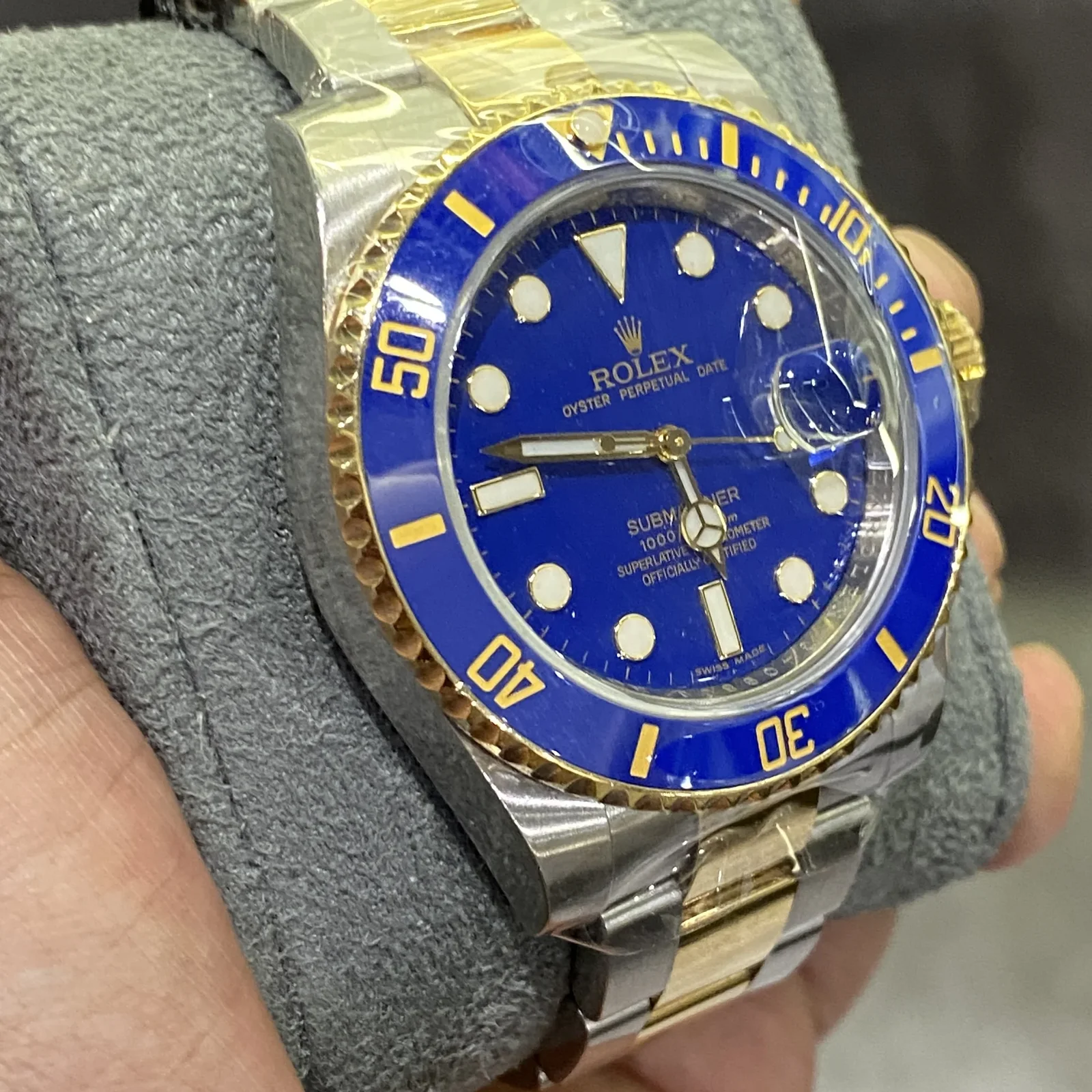 Thumb Submariner Date Rolesor / Blue / Cerachrom