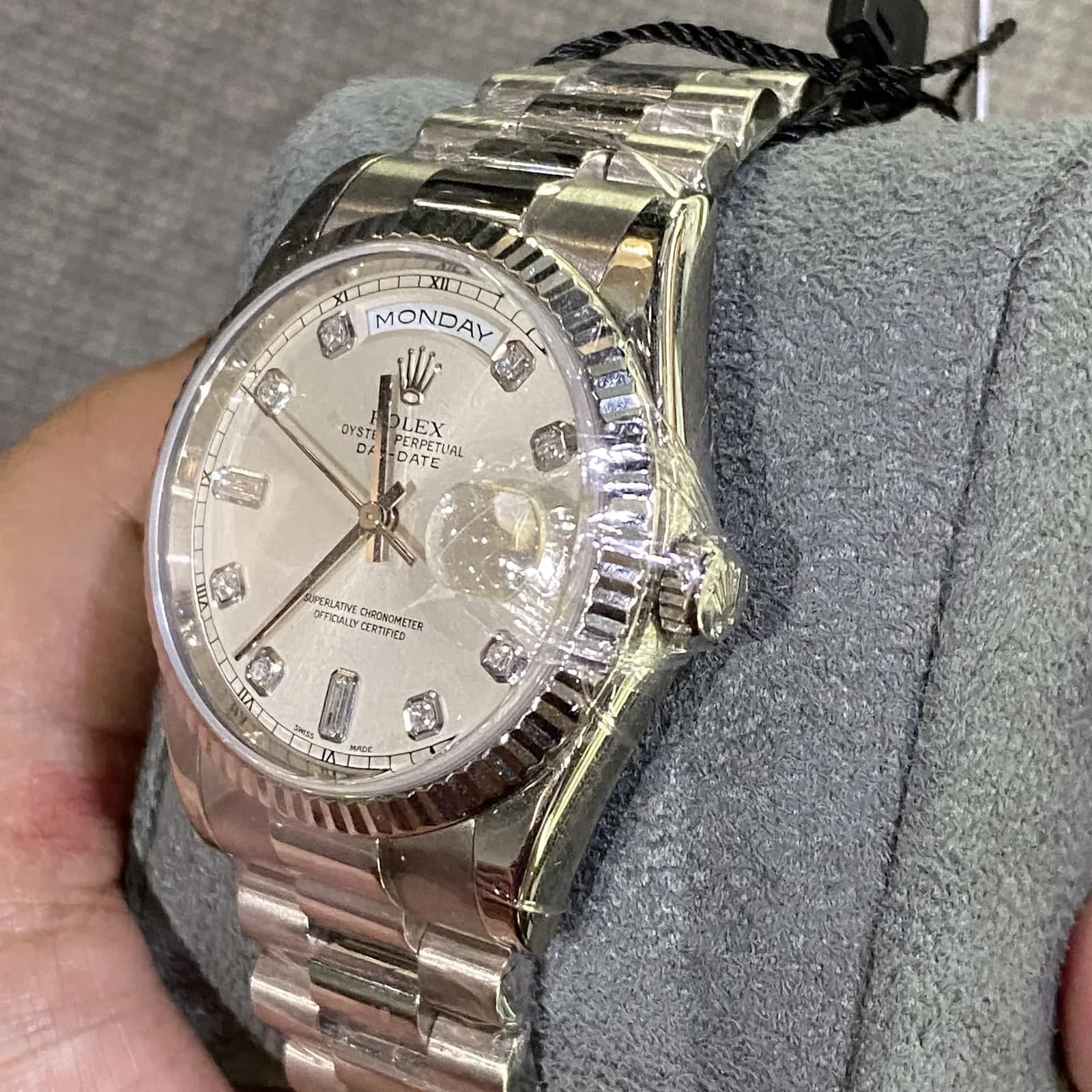 Thumb Day-Date 36 White Gold Fluted / President / Silver Diamond
