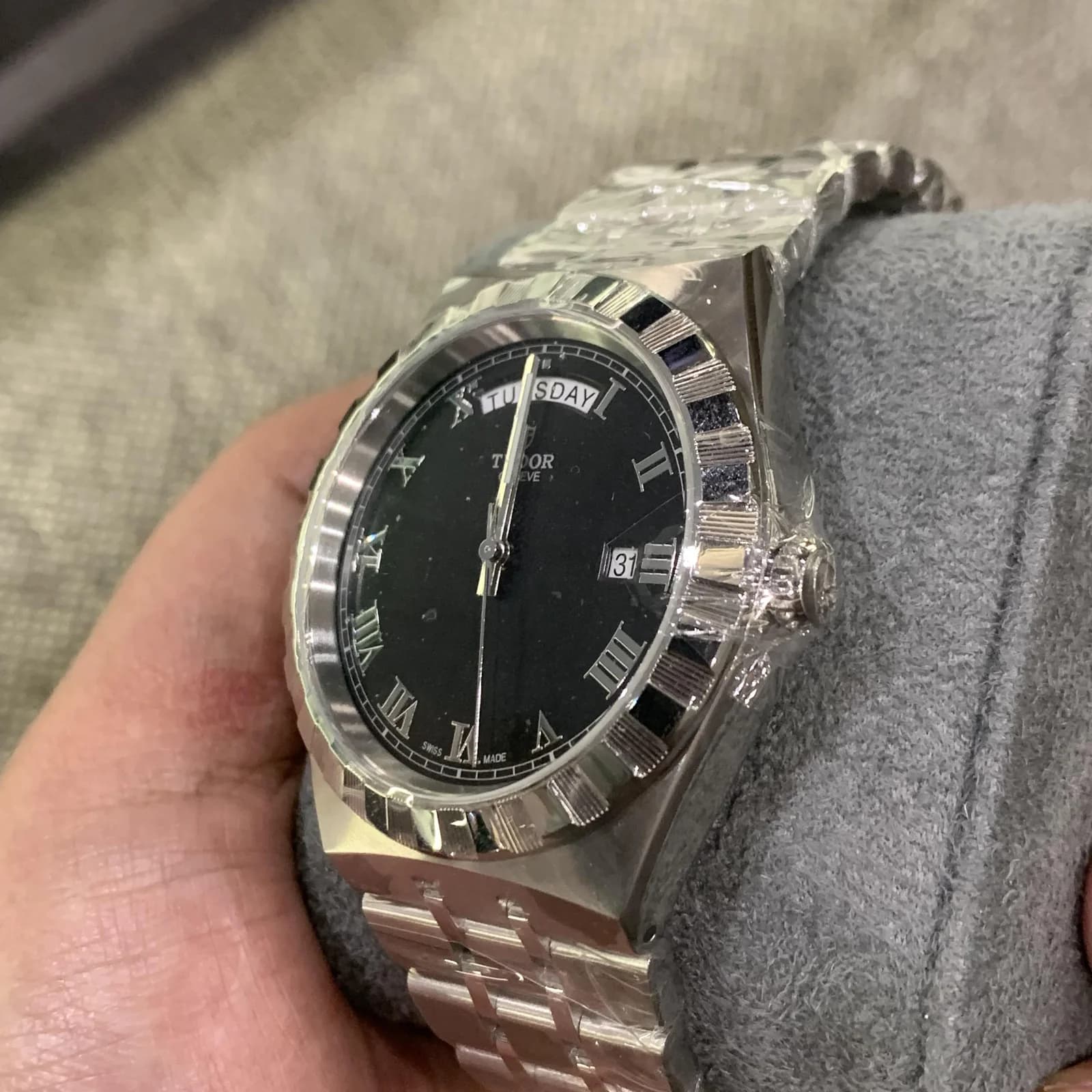 Thumb Royal Day-Date 41 Stainless Steel / Black - Roman