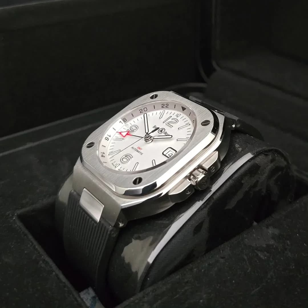 Thumb BR 05 GMT White