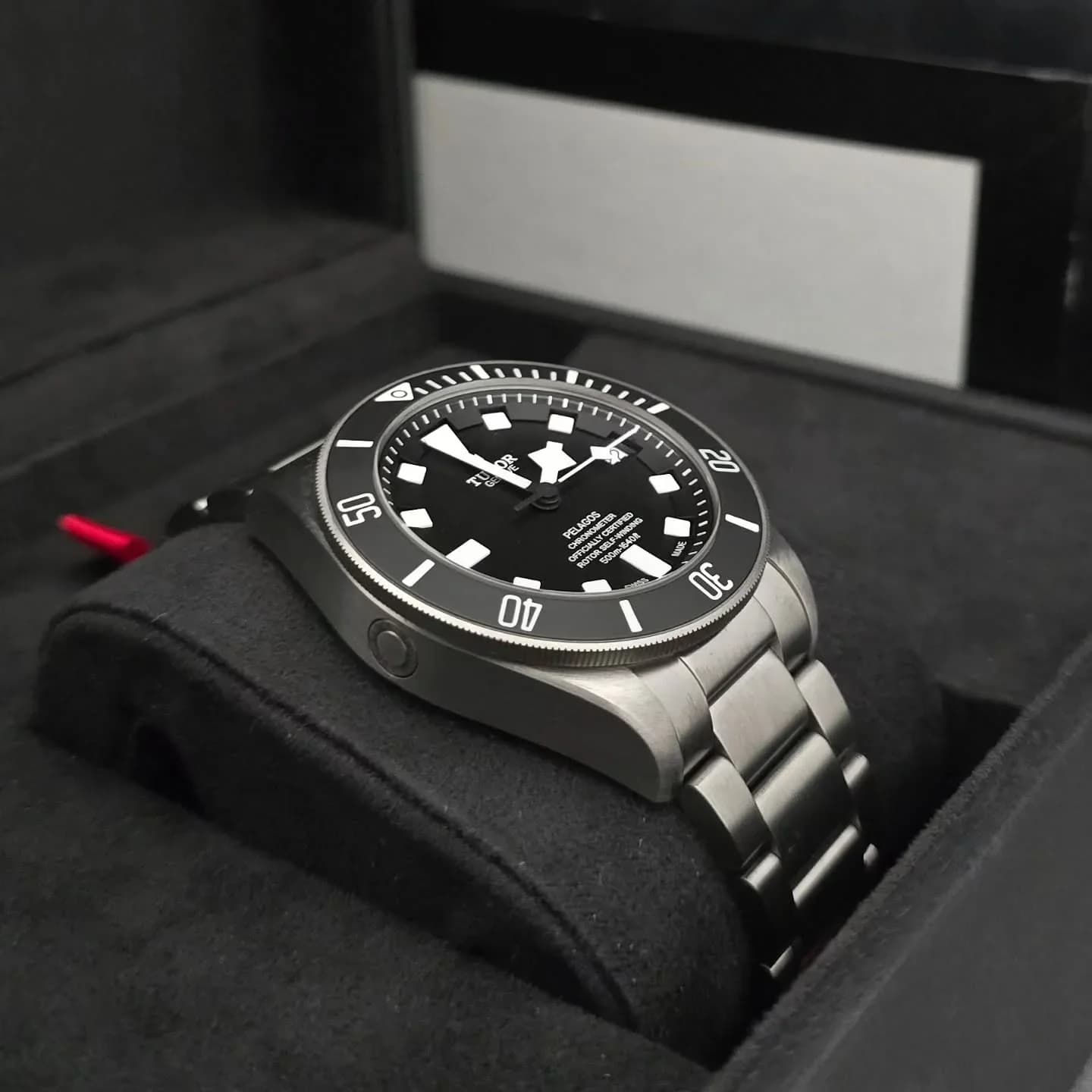 Thumb Pelagos Titanium / Black / Bracelet