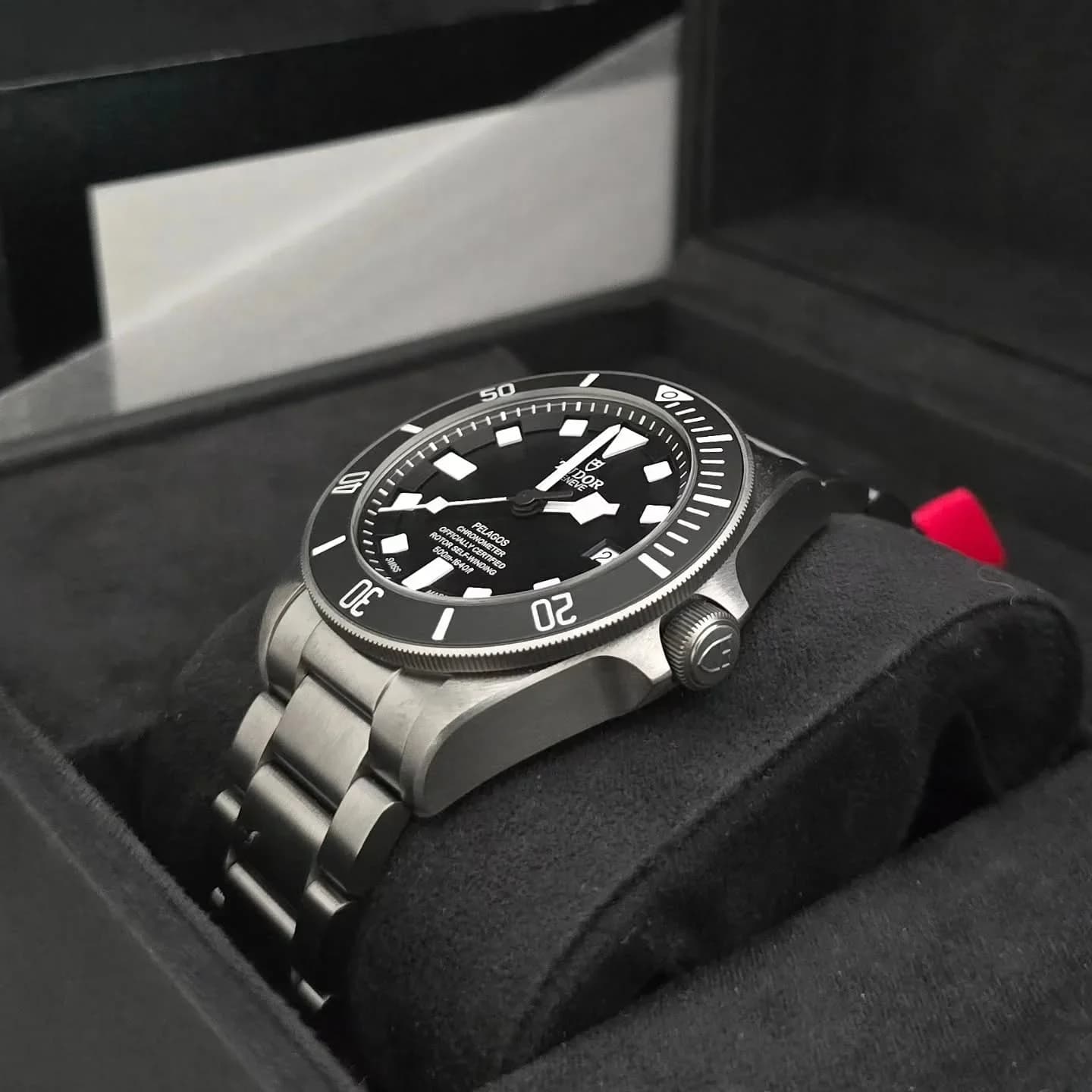 Thumb Pelagos Titanium / Black / Bracelet