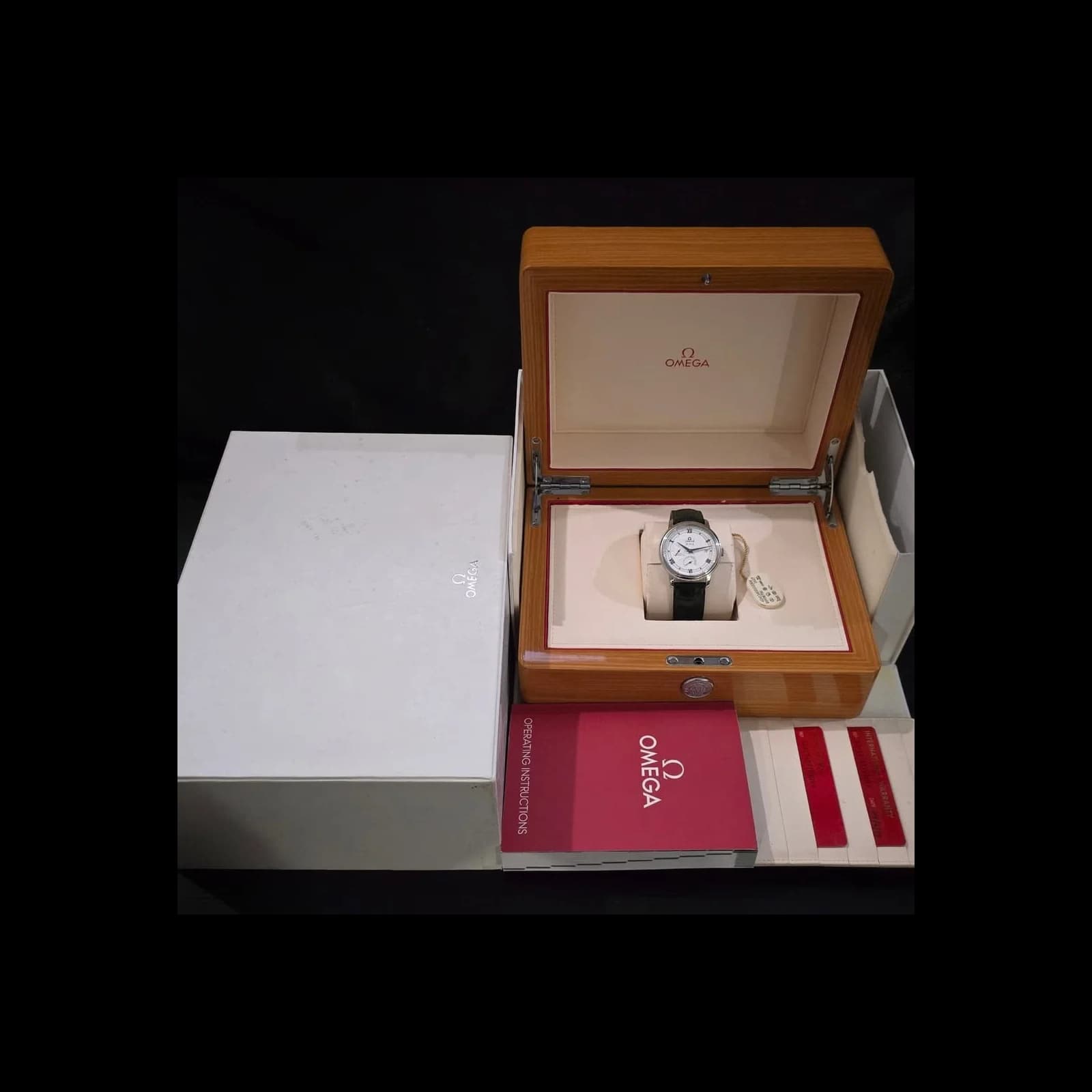 Thumb De Ville Prestige Co-Axial 39.5 Power Reserve Stainless Steel / Vintage Silver Silk