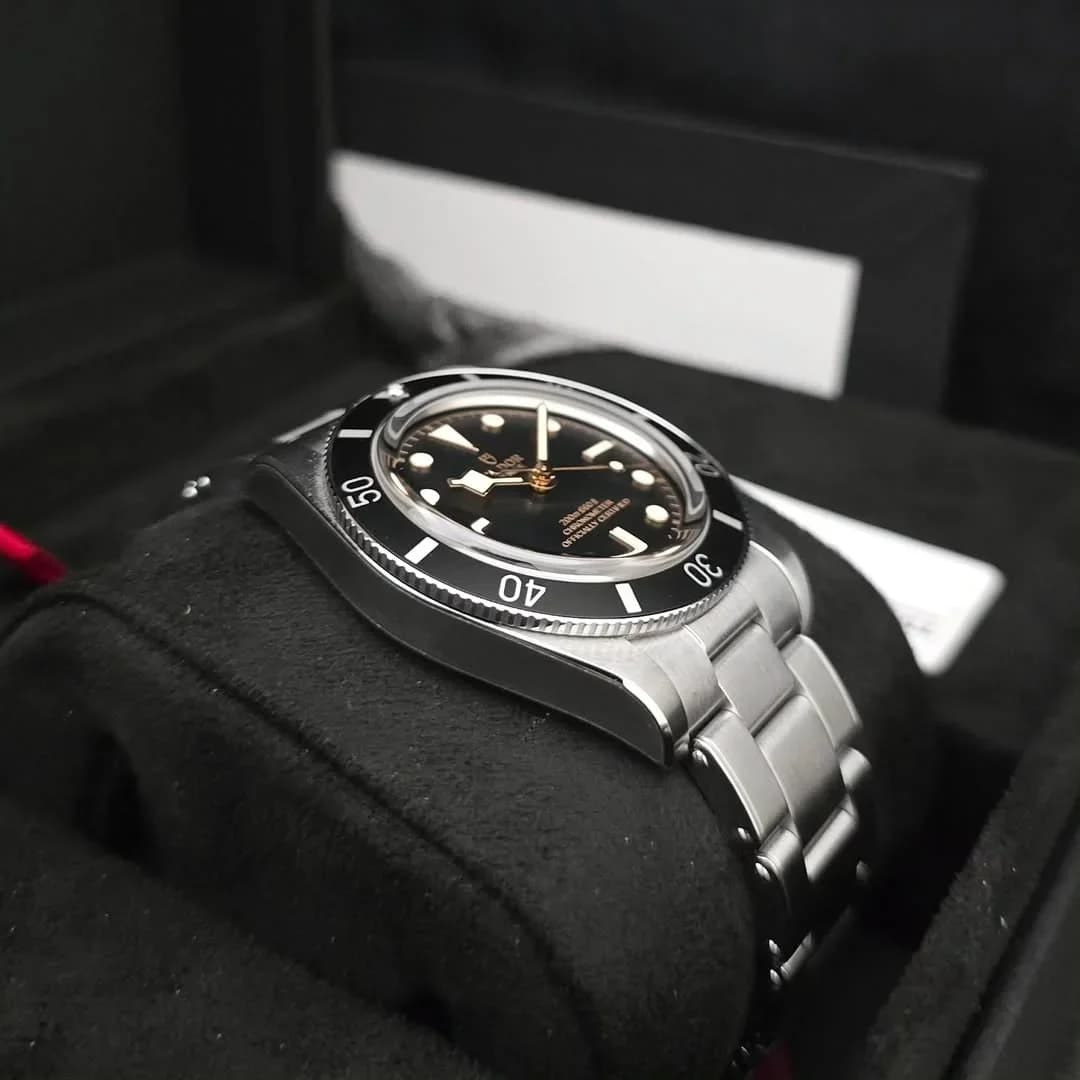 Thumb Black Bay Fifty-Four Stainless Steel / Black / Bracelet