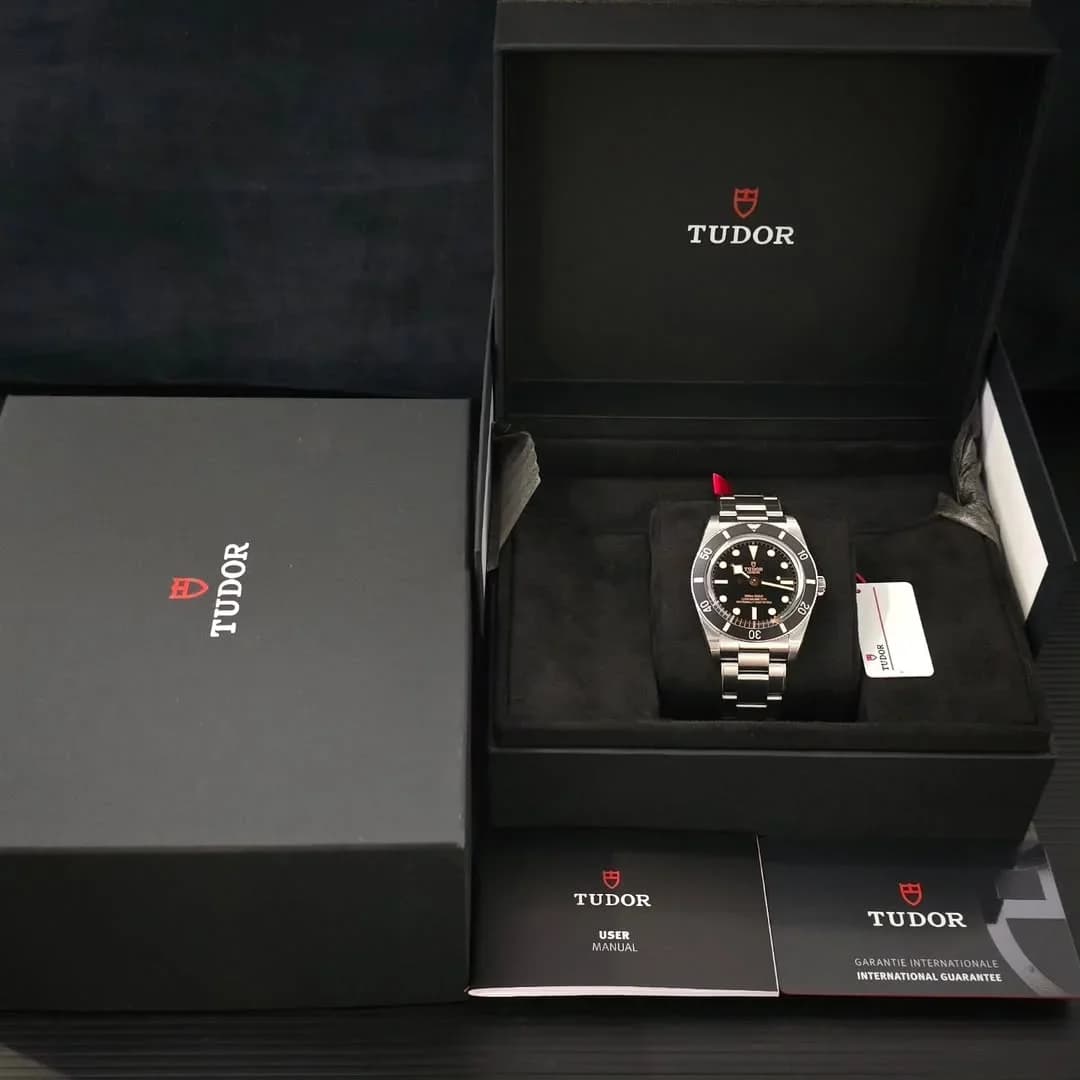 Thumb Black Bay Fifty-Four Stainless Steel / Black / Bracelet