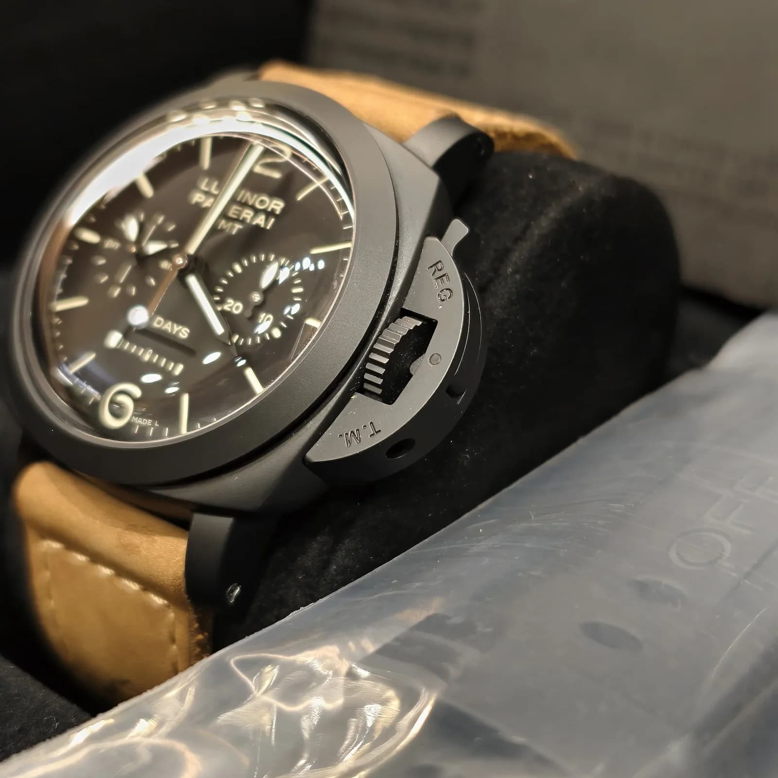 Thumb Luminor 1950 44 Chrono Monopulsante 8 Days GMT Ceramic / Black