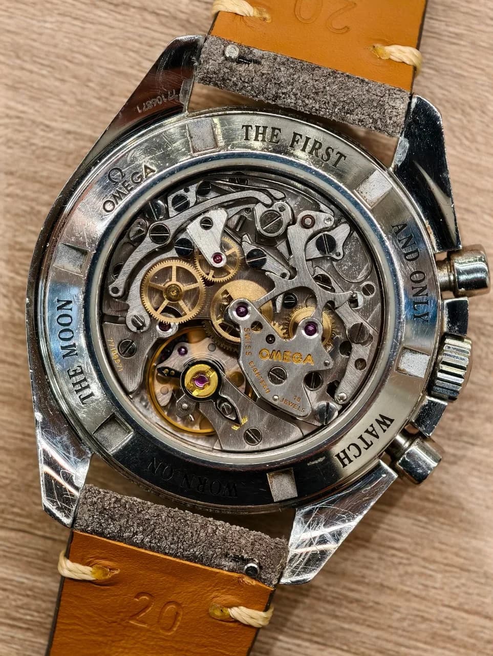 Thumb Speedmaster Professional Moonwatch Sapphire Sandwich