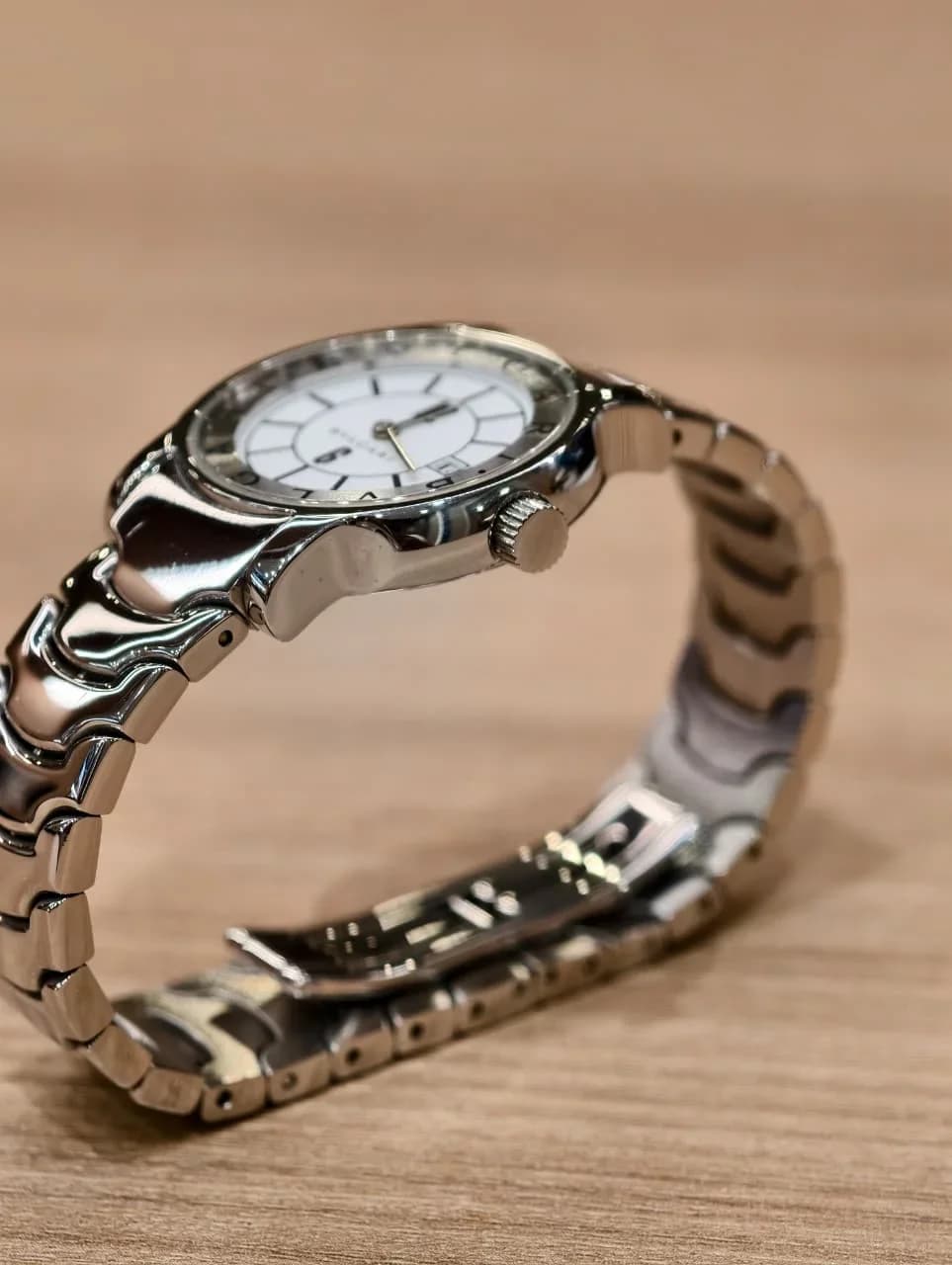 Thumb Solo Tempo 29 Quartz Stainless Steel / White / Bracelet