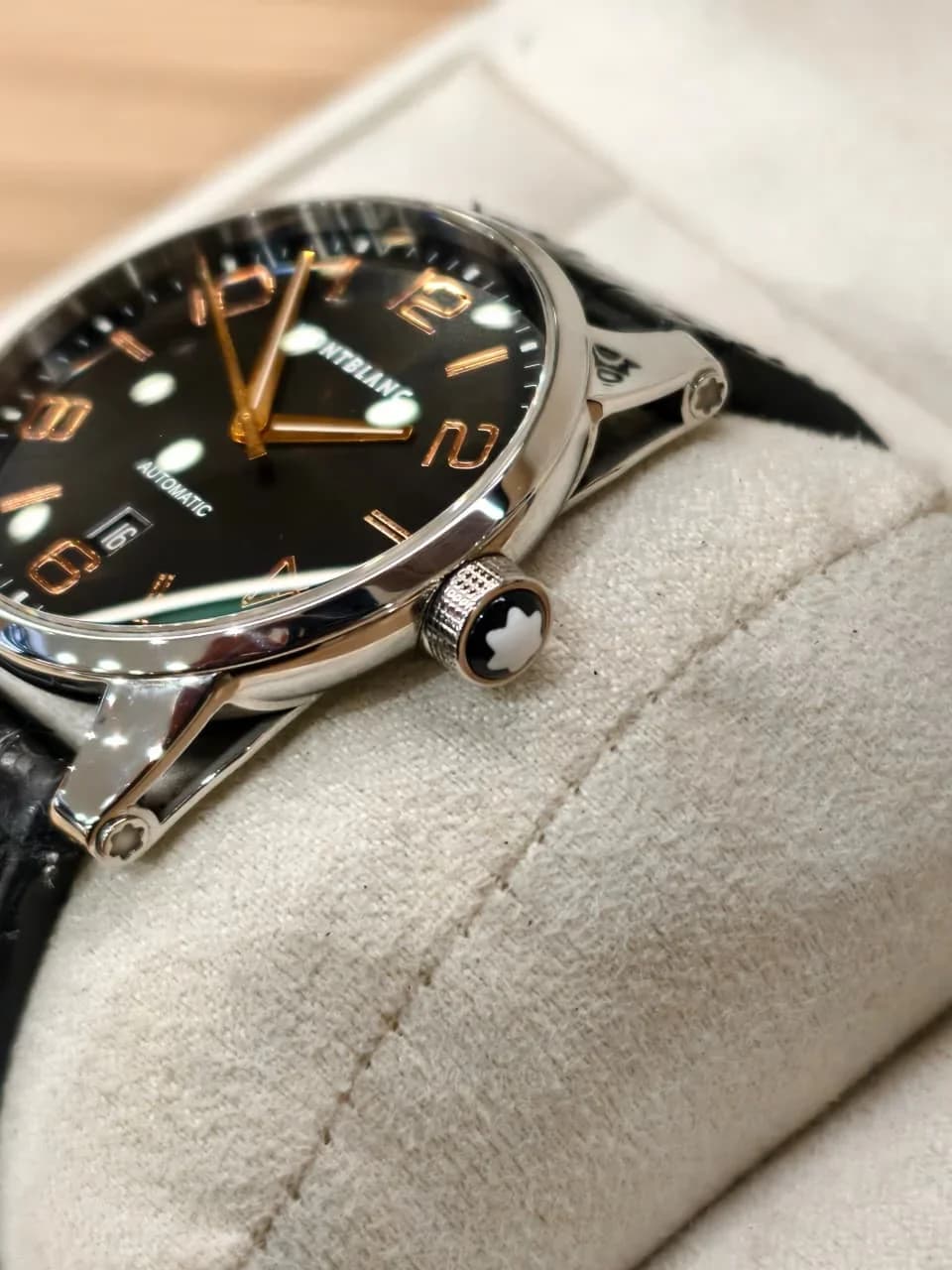 Thumb TimeWalker Date Automatic 4810 42 Black / Red Gold Numerals