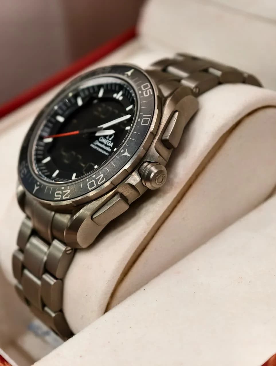 Thumb Skywalker X-33 Titanium / Black / Bracelet