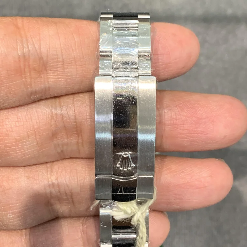 Thumb Lady-Datejust 28 Stainless Steel Domed / Oyster / Pink Roman