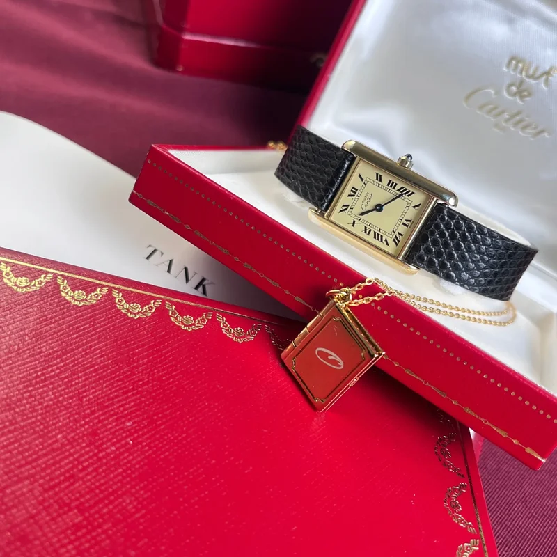 Must de Cartier Tank Quartz