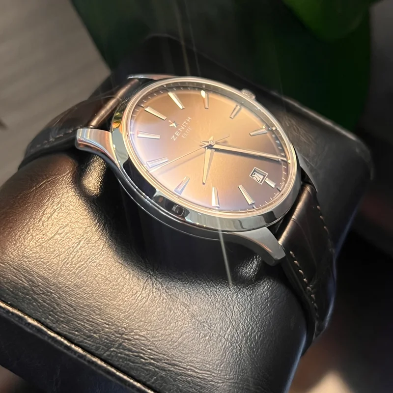 Thumb Zenith Captain Central Second