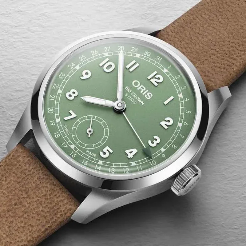 Big Crown Pointer Date Calibre 403 Stainless Steel / Green