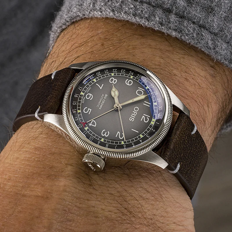 Thumb Big Crown Pointer Date Cervo Volante / Grey