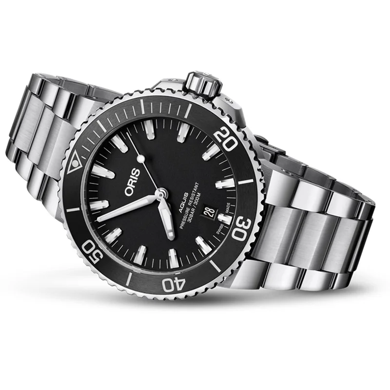 Thumb Aquis Date 43.5 Stainless Steel / Black / Bracelet