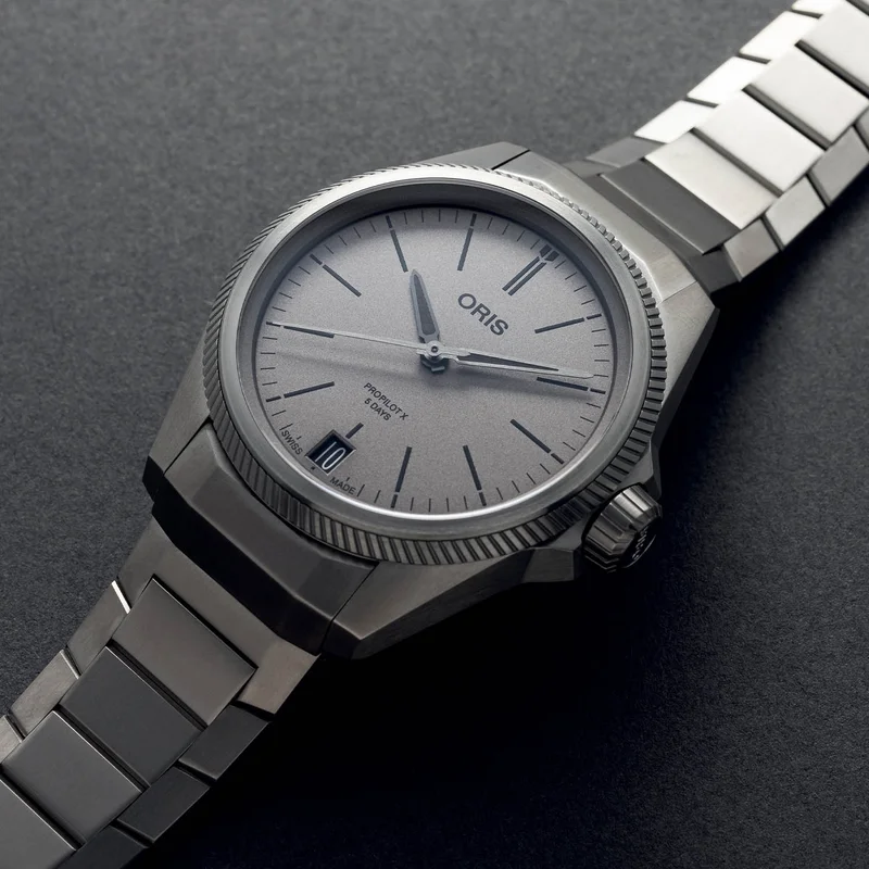 Thumb ProPilot X Calibre 400 Titanium / Grey / Bracelet