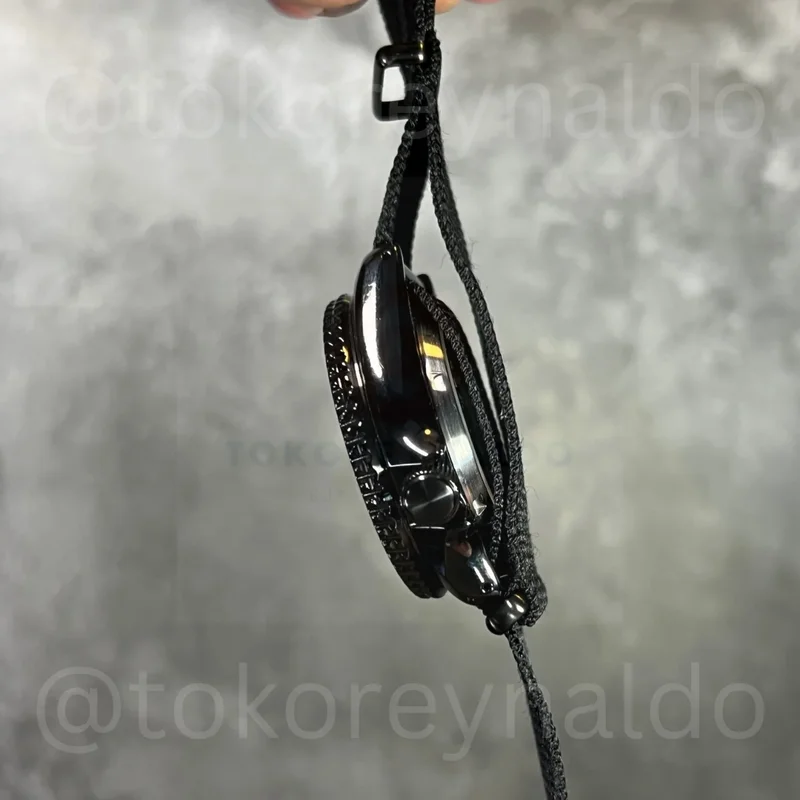 Thumb Seiko 5