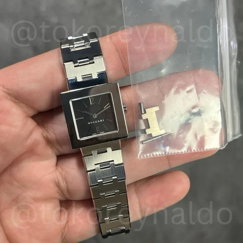 Thumb Bvlgari Quadrato SQ22SS Stainless Steel Black Dial Integrated Bracelet (LX2450)