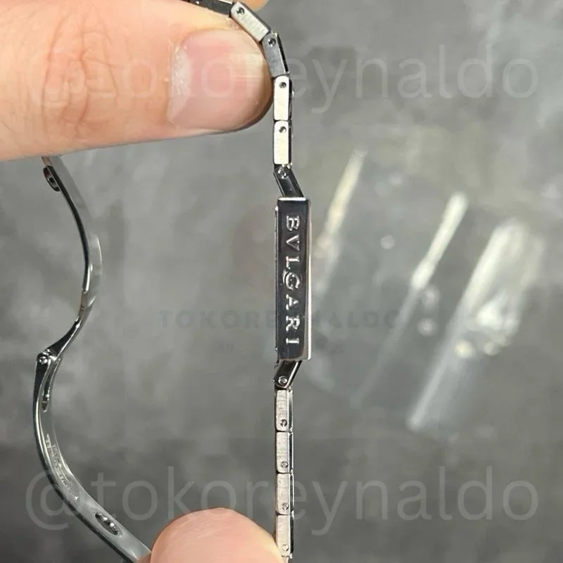 Thumb Bvlgari Quadrato SQ22SS Stainless Steel Black Dial Integrated Bracelet (LX2450)