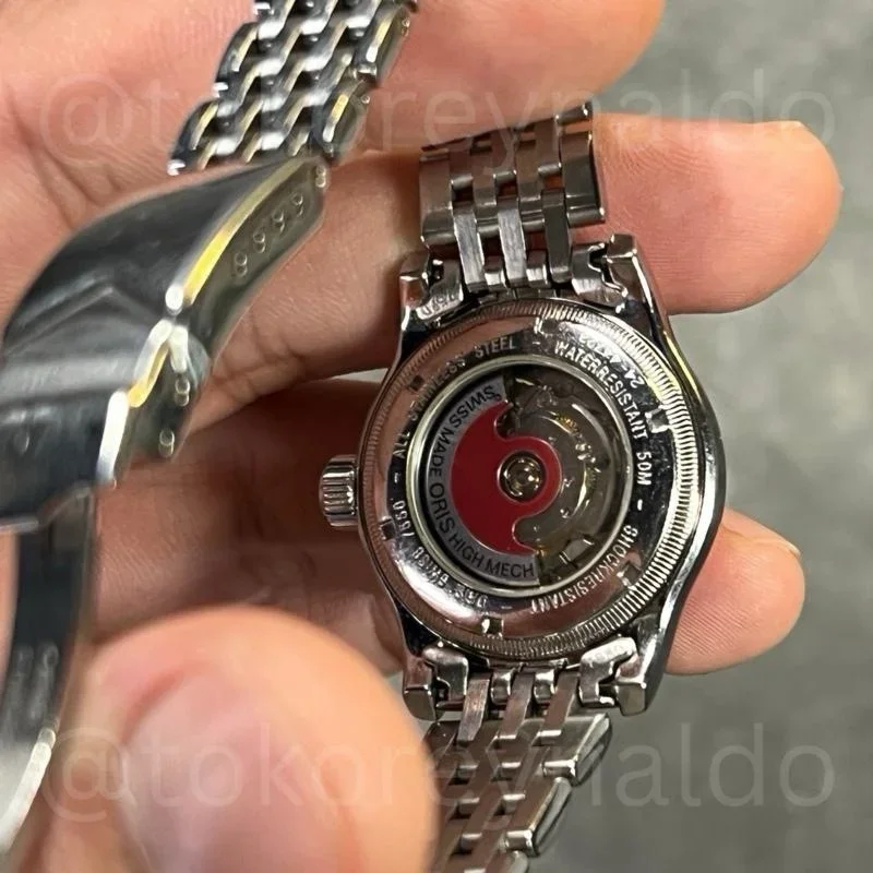 Thumb Big Crown Pointer Date 28.5 Stainless Steel / Silver / Bracelet