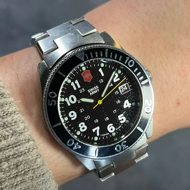 Victorinox Swiss Army Lancer 100 Stainless Steel Black Glitter Patina Dial