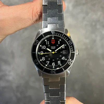 Victorinox Swiss Army Lancer 100 Stainless Steel Black Glitter Patina Dial