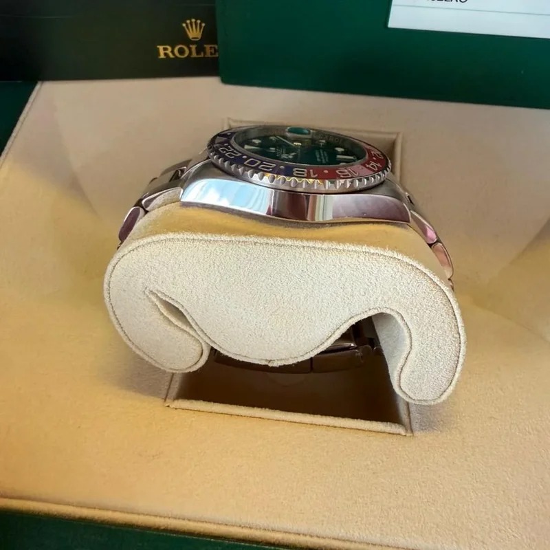 Thumb GMT-Master II White Gold / BLRO