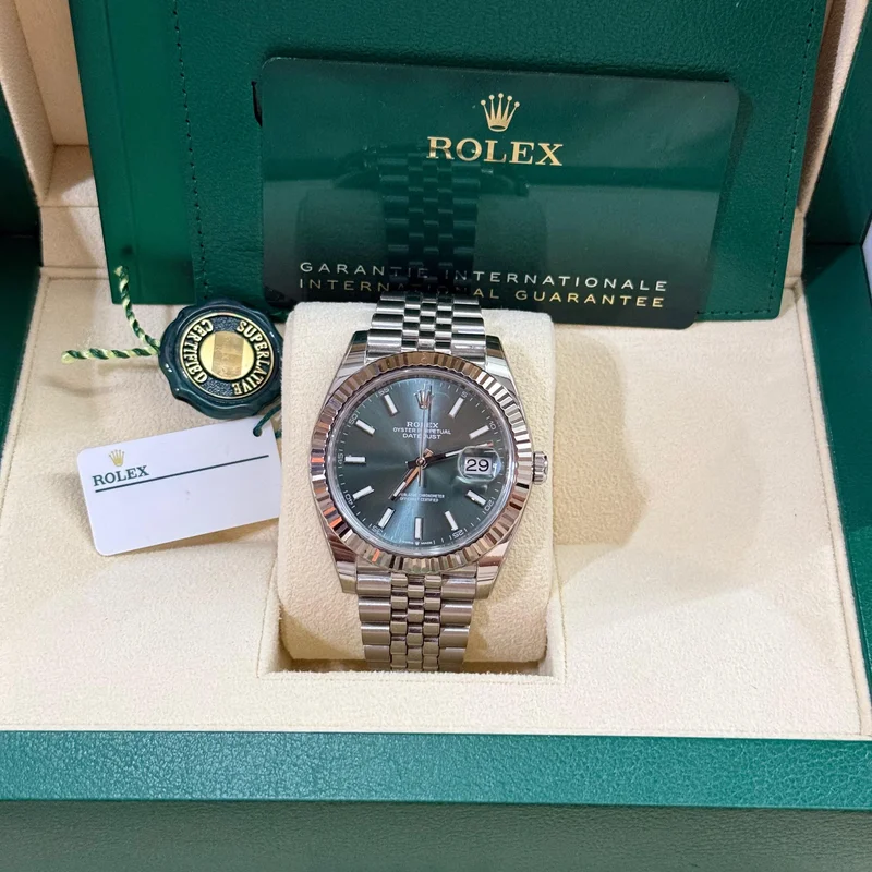 Datejust 41 Stainless Steel - Fluted / Green / Jubilee