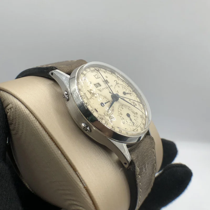 Thumb Valjoux 72C Triple Calendar Chronograph