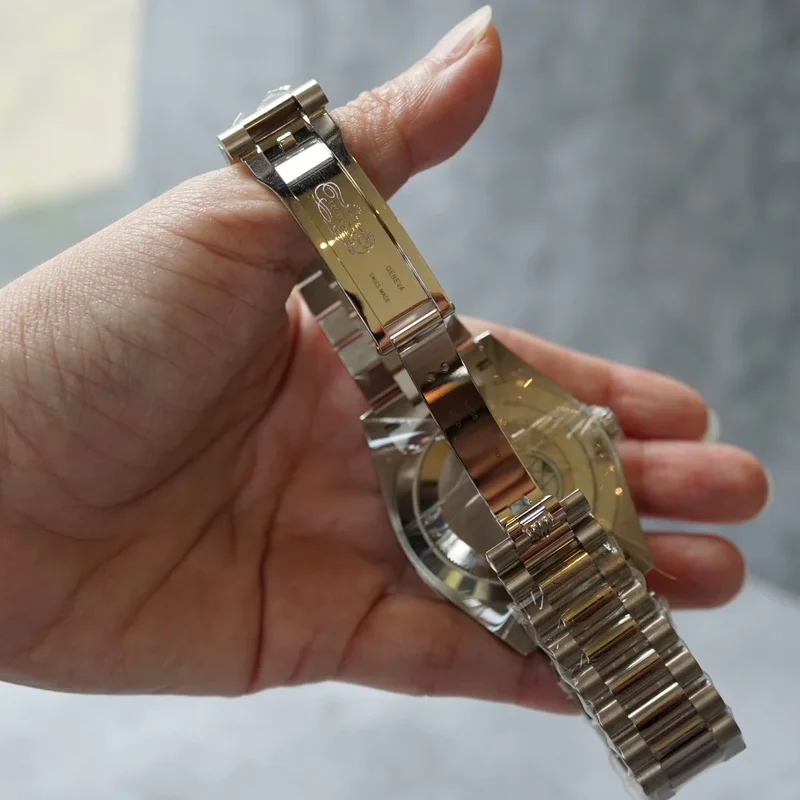 Thumb Day-Date 40 White Gold / Green - Roman