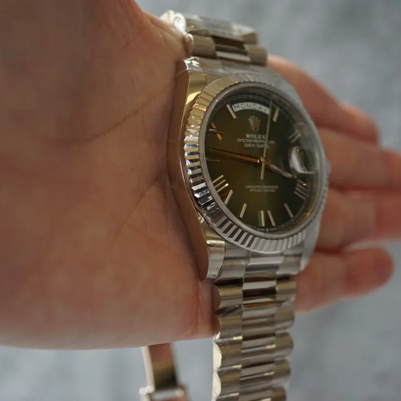 Thumb Day-Date 40 White Gold / Green - Roman