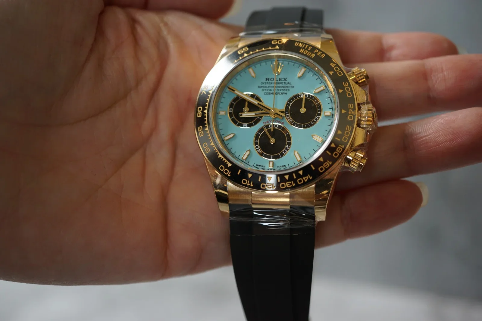 Cosmograph Daytona Yellow Gold - Cerachrom / Turquoise - Black / Oysterflex