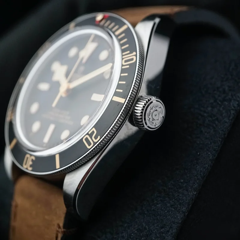 Thumb Black Bay 58 39mm With Black Dial Leather Strap