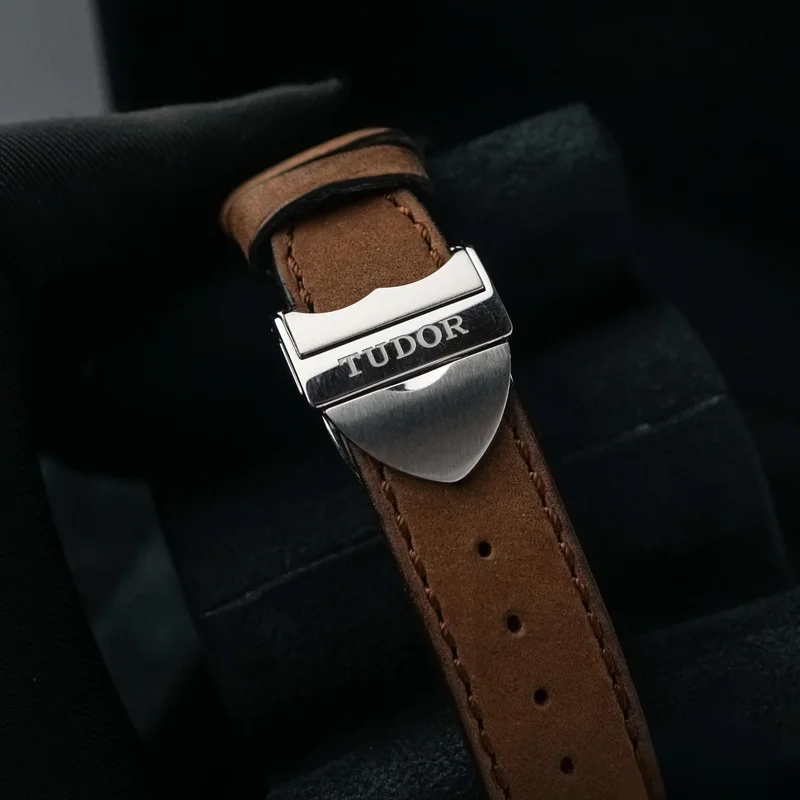 Thumb Black Bay 58 39mm With Black Dial Leather Strap
