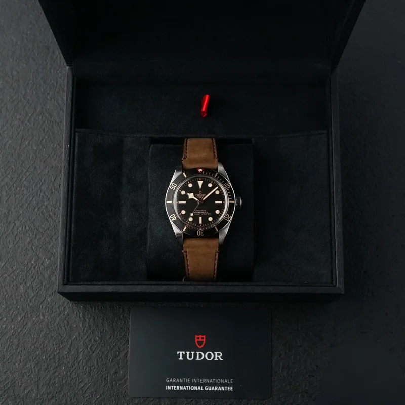 Thumb Black Bay 58 39mm With Black Dial Leather Strap
