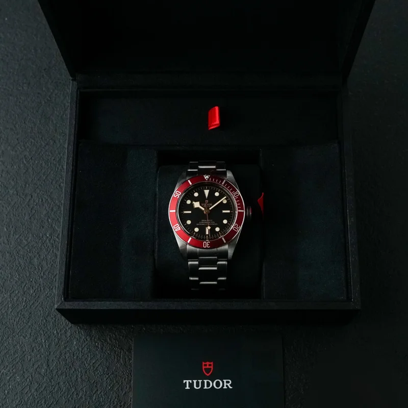 Thumb Heritage Black Bay Red Manufacture / Bracelet