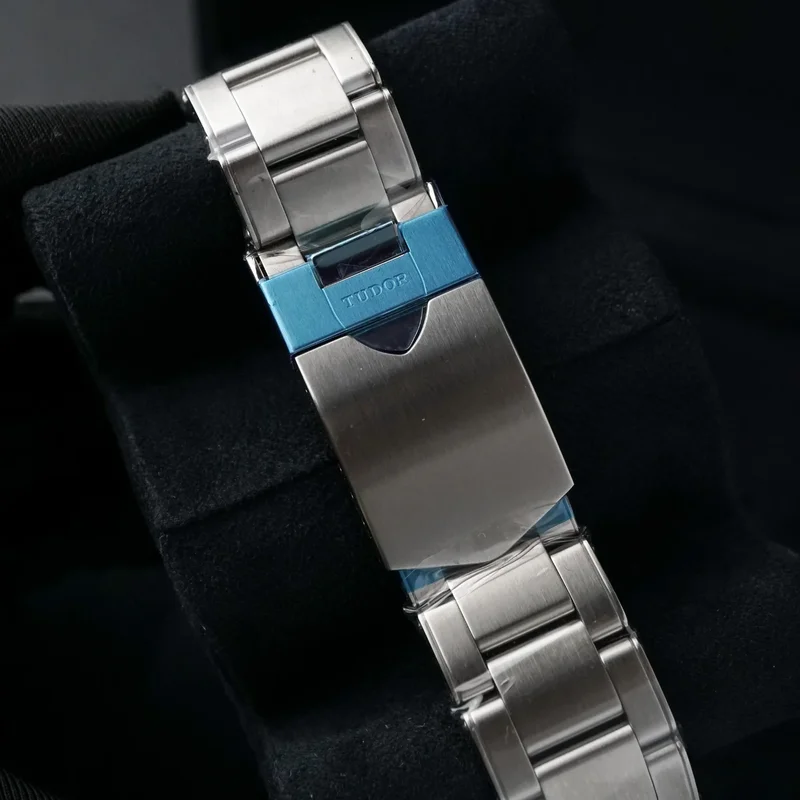 Thumb Black Bay 41 Black Dial with Stainless Steel Bracelet