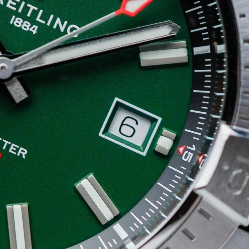 Thumb Avenger Green Dial 42 mm
