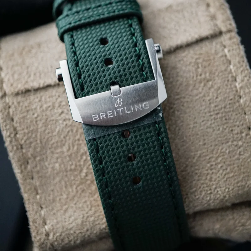 Thumb Avenger Green Dial 42 mm