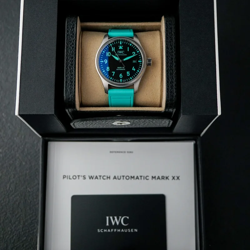 Thumb Pilot's Watch Mark XX Mercedes-AMG PETRONAS Formula One™ Team