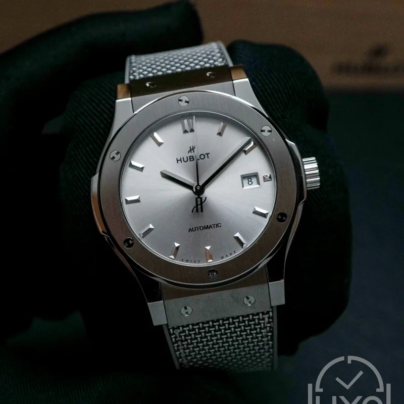 Classic Fusion Essential Grey Titanium Case