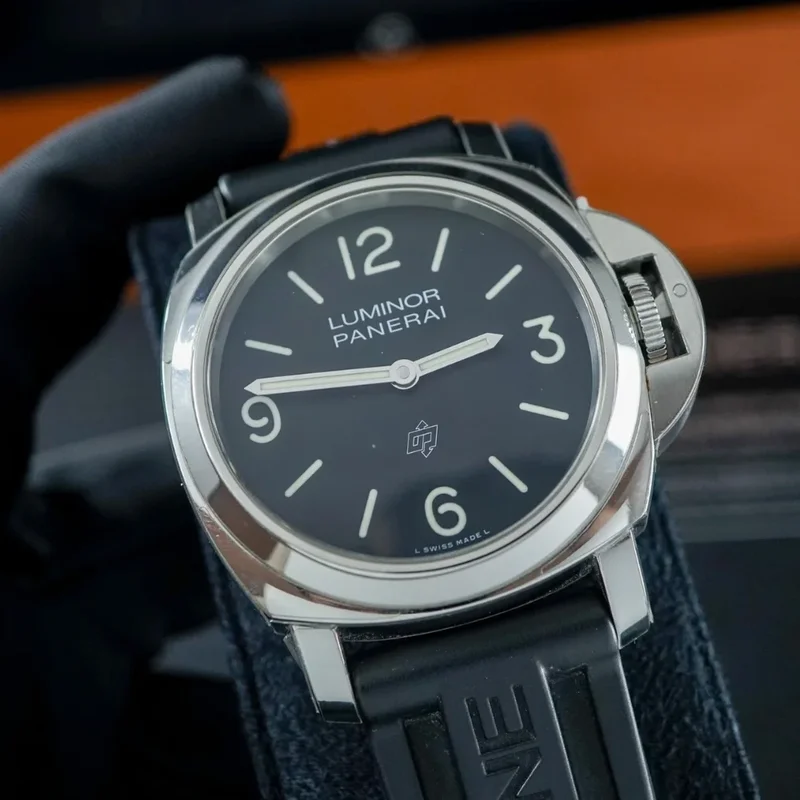 Luminor Base 44 Logo 3 Days Stainless Steel / Black